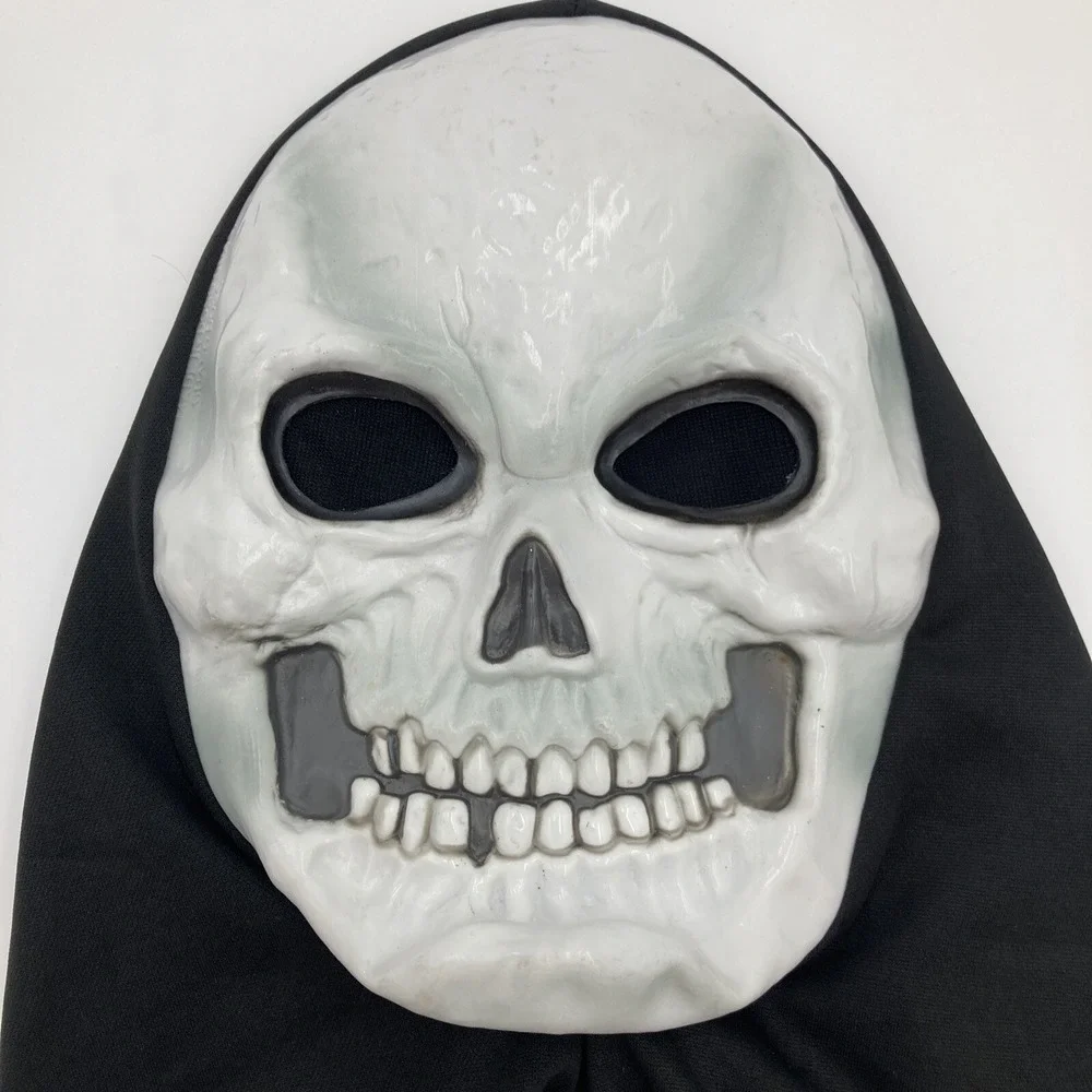 Easter Unlimited Fun World Grinning Skull Skeleton Shroud Halloween Mask Costume
